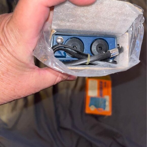 Vintage Mini WeatheRadio, New! - Picture 9 of 10